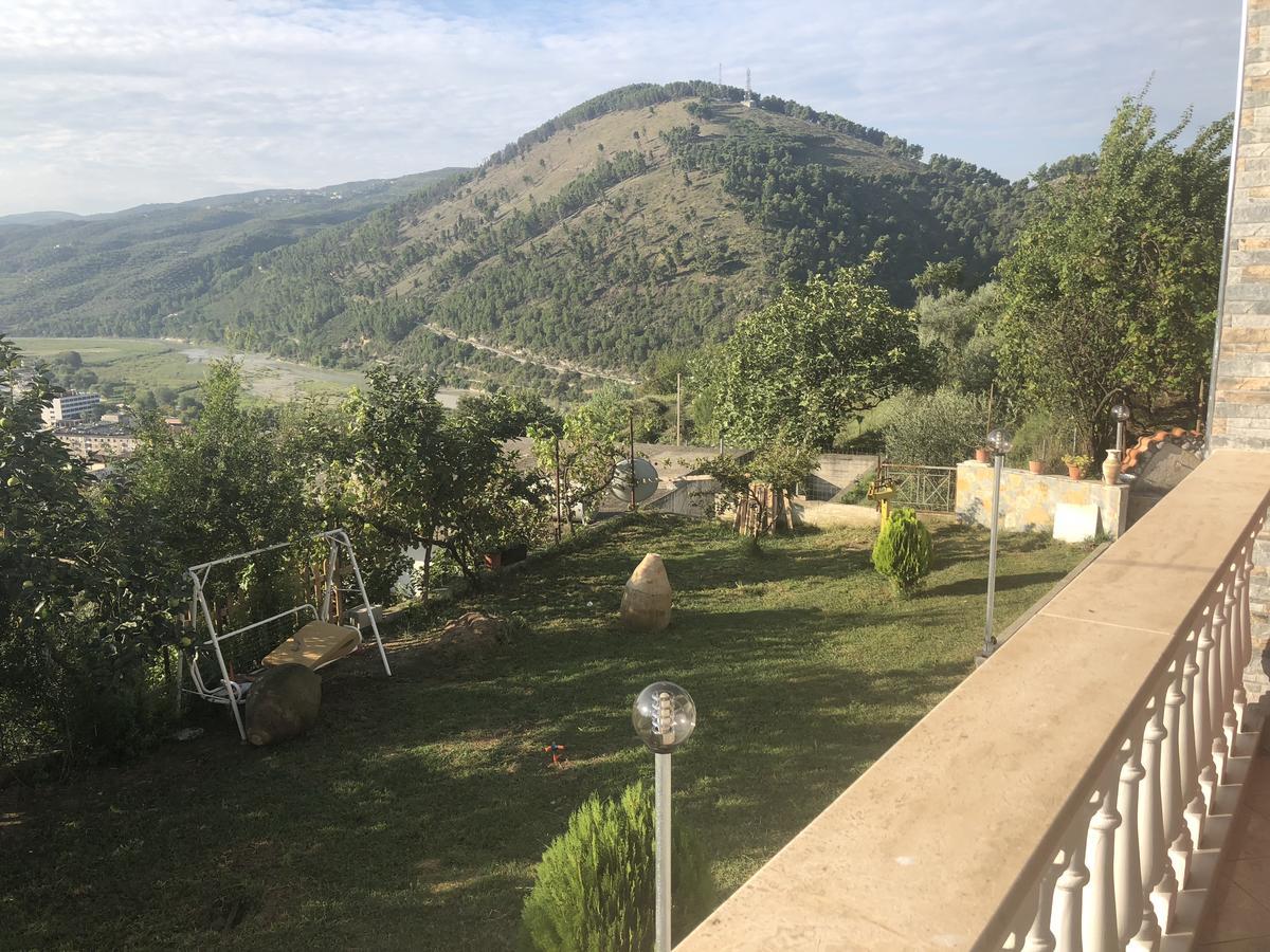 בראט Guest House Xhuljon מראה חיצוני תמונה